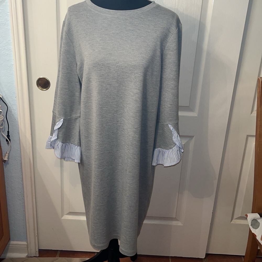 Neiman Marcus grey T-shirt L dress. Contrasting blue and white cuffs. Soft feel.
